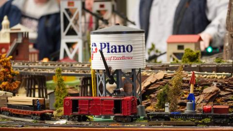 dfw-train-shows-model-train-layout